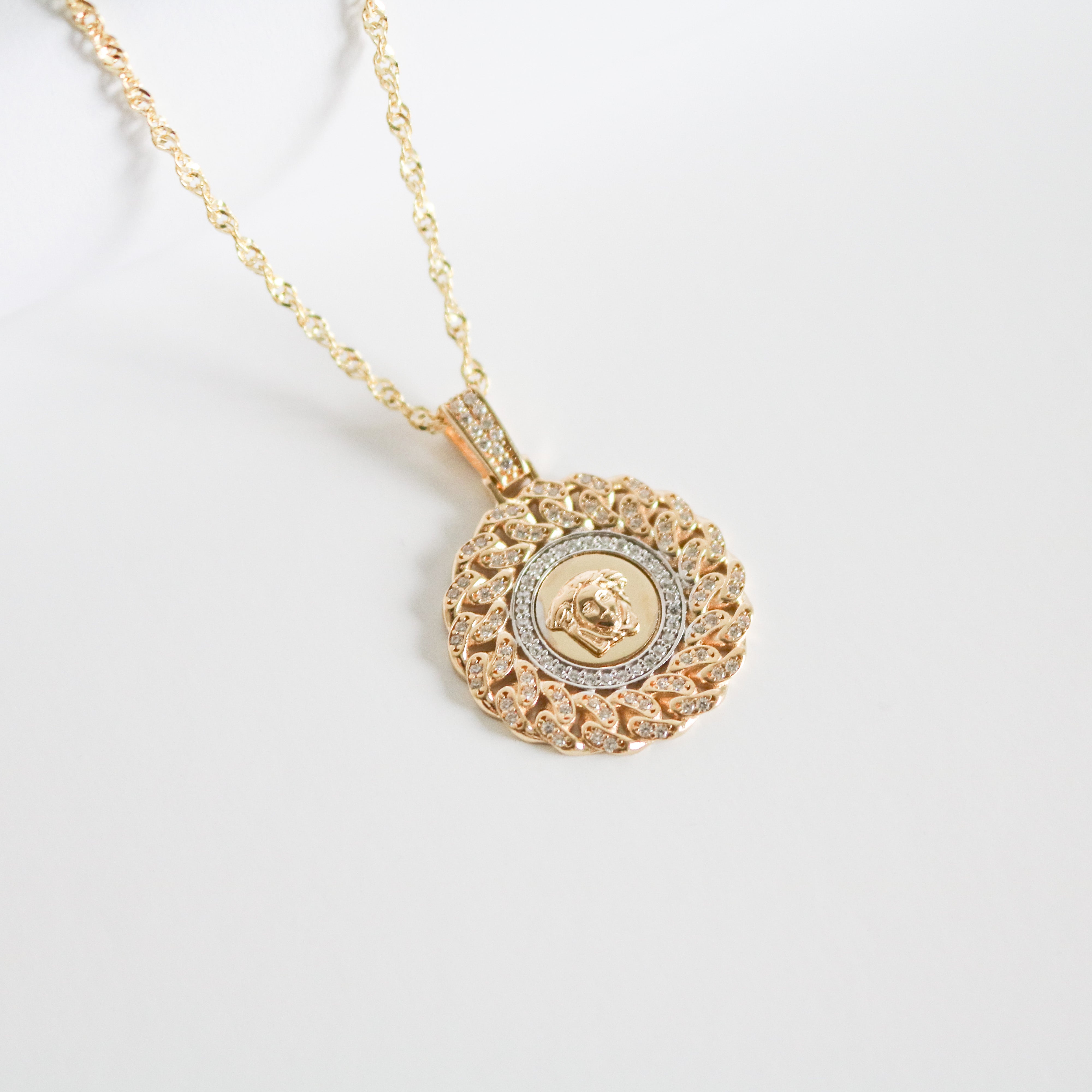 Tear Drop Diamond Pendant in 10K Yellow Gold (0.03ct tw) – Ann-Louise  Jewellers